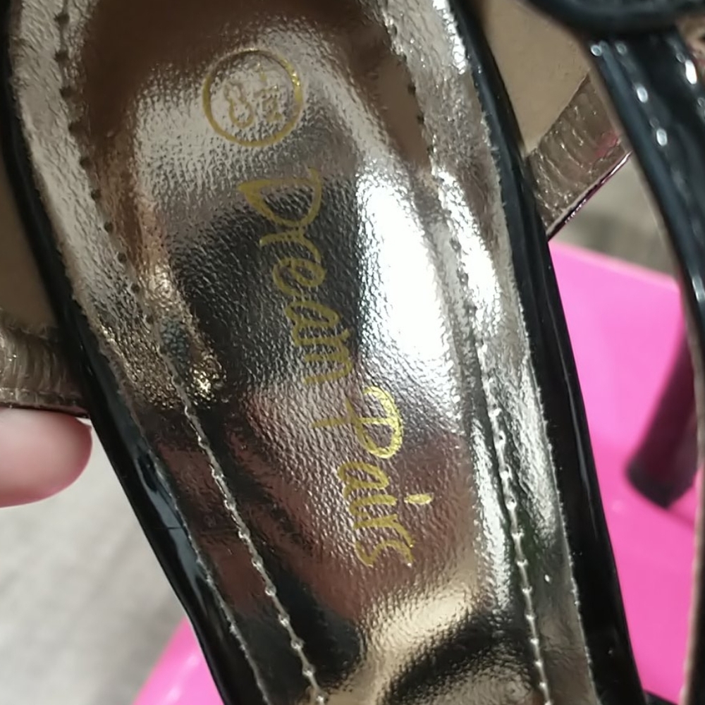 Shoes - Picture 2 of 10